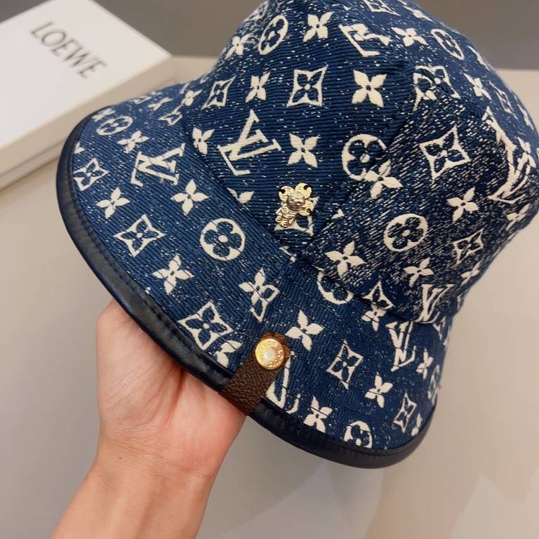 lv louis vuitton   newest snowflake pattern solo spliced fisherman's hat arrives   new fisherman's hat , novelty and fashion, sunshade and sunscreen.