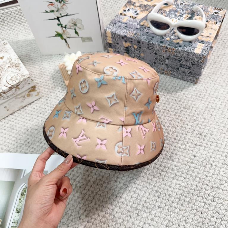 LV Louis Vuitton original single embroidered fisherman's hat counter hot models cotton lining, light and breathable. Perfect version of the grid accurate, original quality, exclusive physical shooting, men and women appl