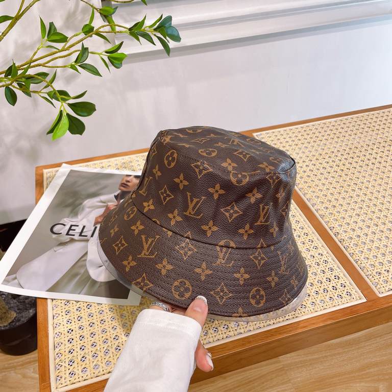 Lv Louis Vuitton home counter new embossed old flowers leather baseball capCounter explosion models baseball cap, men and women with the same models