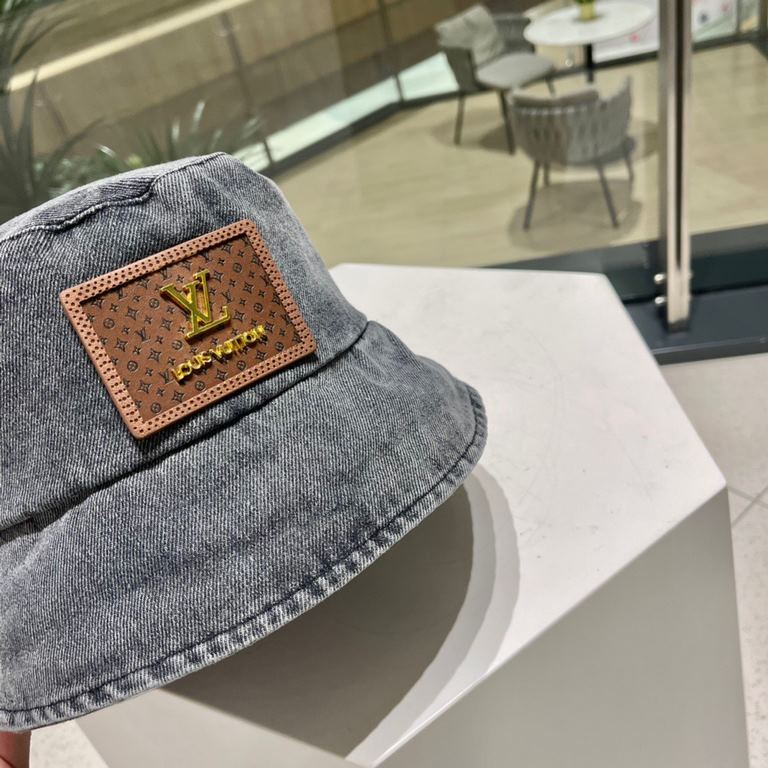 LV spring and summer show full logo denim fisherman hatFisherman's hatA visually stunning item for springsummer!