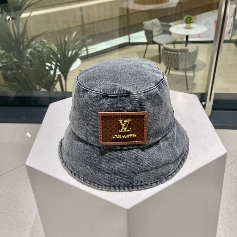 LV spring and summer show full logo denim fisherman hatFisherman's hatA visually stunning item for springsummer!