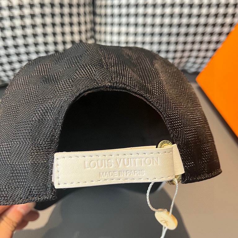 With packaging cloth bag, LV Louis Vuitton new original single baseball cap, classic checkerboard grid, 11 open mold customized, the original counter fabric   head layer cowhide, small square fashion handsome quality is 