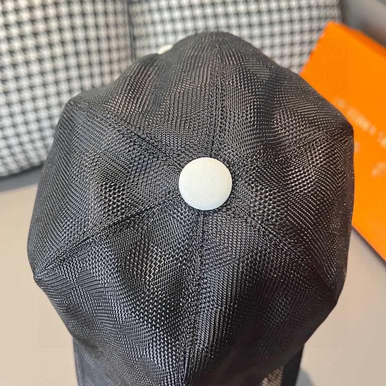 With packaging cloth bag, LV Louis Vuitton new original single baseball cap, classic checkerboard grid, 11 open mold customized, the original counter fabric   head layer cowhide, small square fashion handsome quality is 