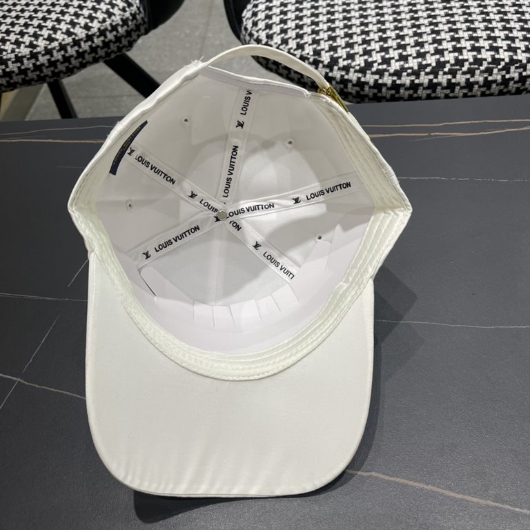 . LouiVuittonLV  Counter new Louis Vuitton home embroidered baseball cap, simple and generous Men and women universal sun hat.