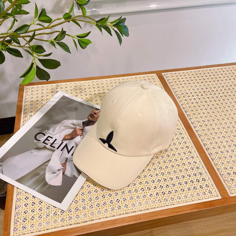 P  LV (Louis Vuitton) new original single baseball cap, LV embroidery, counter 11 open mold customized, original canvas fabric   head layer cowhide, fine embroidery! Awesome quality, base head circumference 56, patch adj