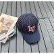 LV Louis Vuitton official website version of the shipment, the classic baseball cap, a very classic classic, popular retro beauty, available in all seasons, go out essential, very show face is small!