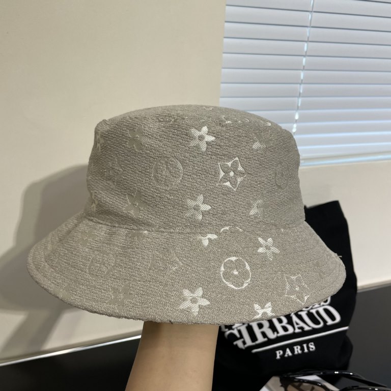 LV Louis Vuitton original single fisherman hat counter hot models cotton lining, light and breathable. Perfect version of the grid accurate, original quality, exclusive physical shooting, men and women apply!