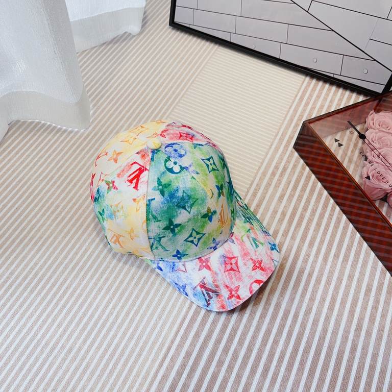 LV Summer Limited Edition Rendered Baseball CapInterwoven rendering, sophisticated and elegant.No longer monotonous solid color design, rainbow colors are used in the cap, the style is trendy and novel!