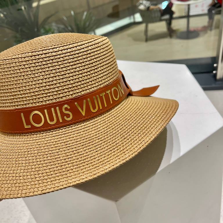 [LV Louis Vuitton] 2023 new small fragrance vacation style flat straw hat, travel essential, super good with, hurry to get!