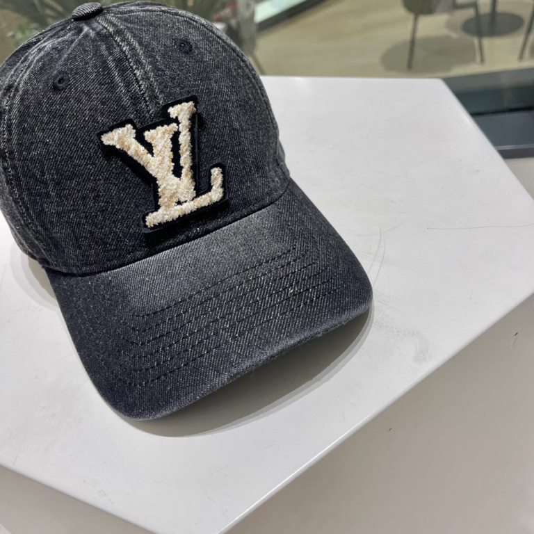 LV2023 new denim baseball cap, fisherman cap   baseball cap. Denim fabric, very nice   adjustable in the back.