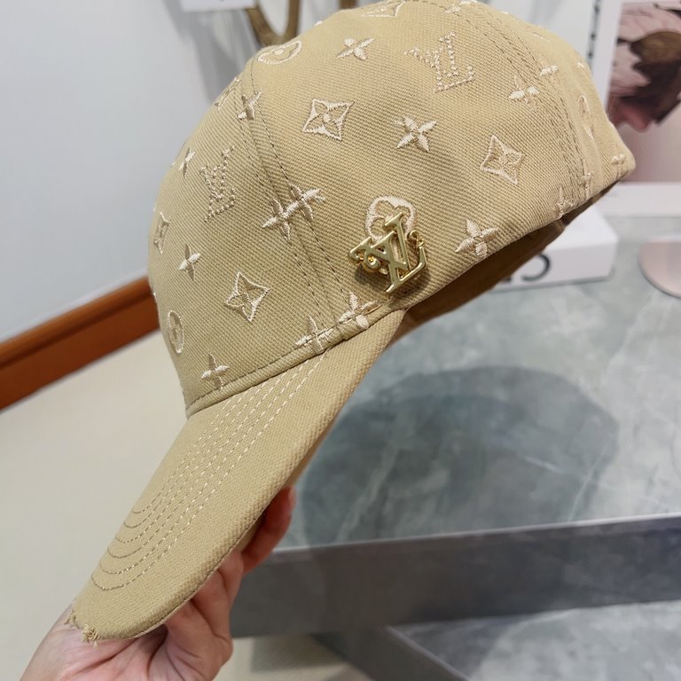 Louis Vuitton LV   Milan counter new hat female foreign full embroidery baseball cap, show face small shade sun protection