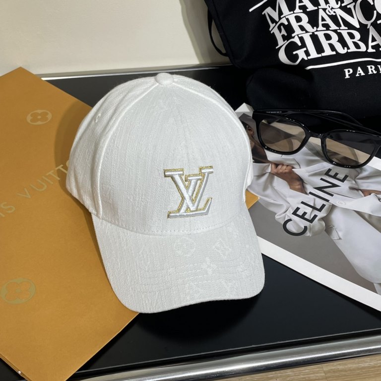 LV Louis Vuitton   official website high version of the shipment, the classic baseball cap, a very classic classic, popular retro beauty, available in all seasons, out of the must-have, very show a small face!