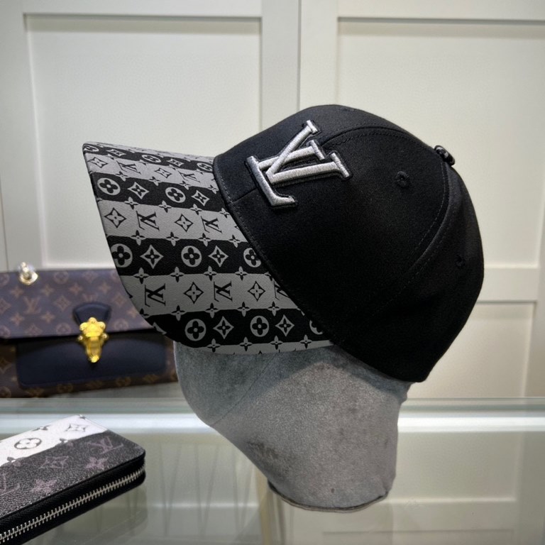 LouiVuittonLV  Counter new Louis Vuitton home embroidered baseball cap, simple and generous Men and women universal sun hat.