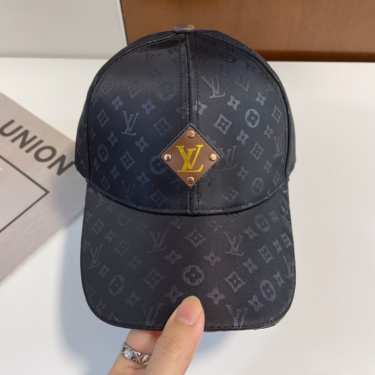 Louis Vuitton Baseball Cap LouisVuitton   New LV baseball cap, heavy construction   perfect splicing leather, high-end atmosphere, versatile models   men and women!