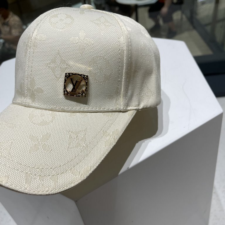 Louis Vuitton LV   Milan counter new hats female foreign-style baseball cap, show face small sun-shading sunscreen