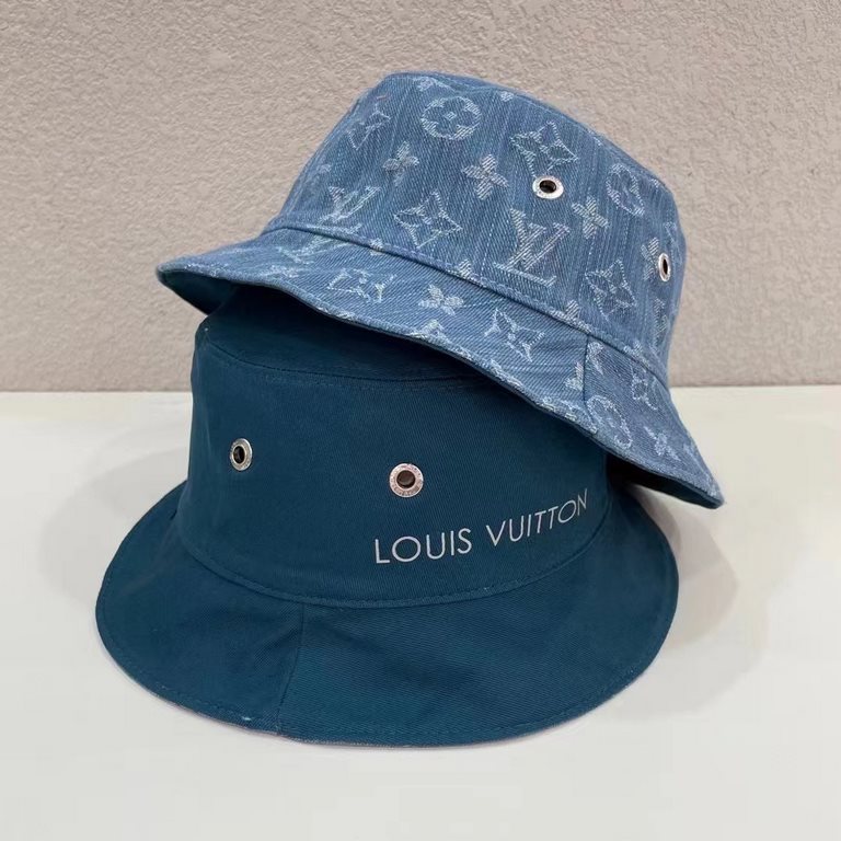 RunsFisherman's hats have always been super popular items, and LV's Reversible Cowboy Fisherman's Hat is even more so!Worn on both sides, each is equal to getting two different hats in different materials and colors, whi