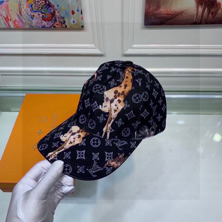 LV Louis Vuitton baseball cap.With box cloth bag, LV Louis Vuitton new original single baseball cap, animal silkscreen, 11 open mold customized, original silkscreen satin fabric   head layer cowhide, fashionable and hand