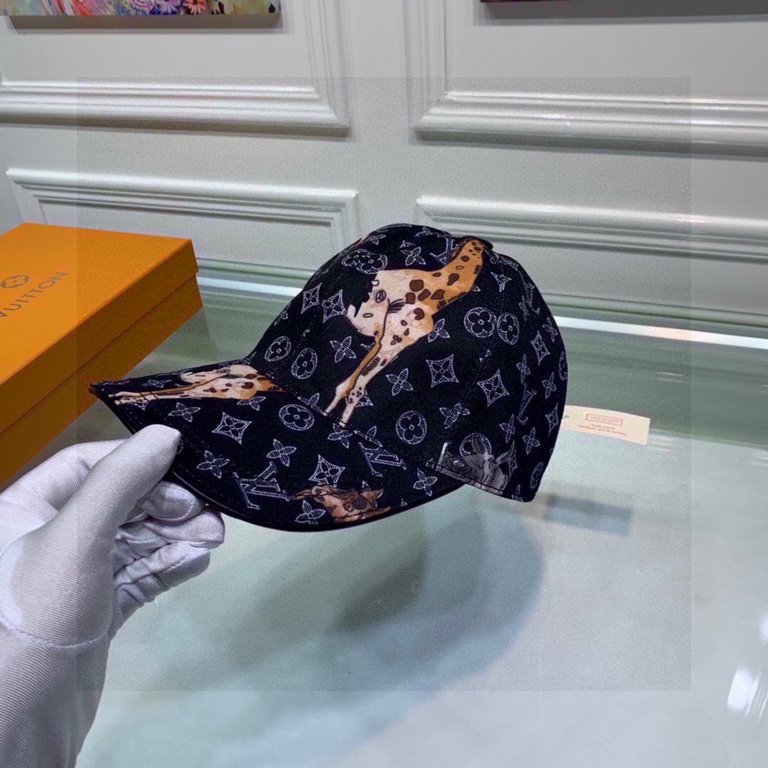 LV Louis Vuitton baseball cap.With box cloth bag, LV Louis Vuitton new original single baseball cap, animal silkscreen, 11 open mold customized, original silkscreen satin fabric   head layer cowhide, fashionable and hand