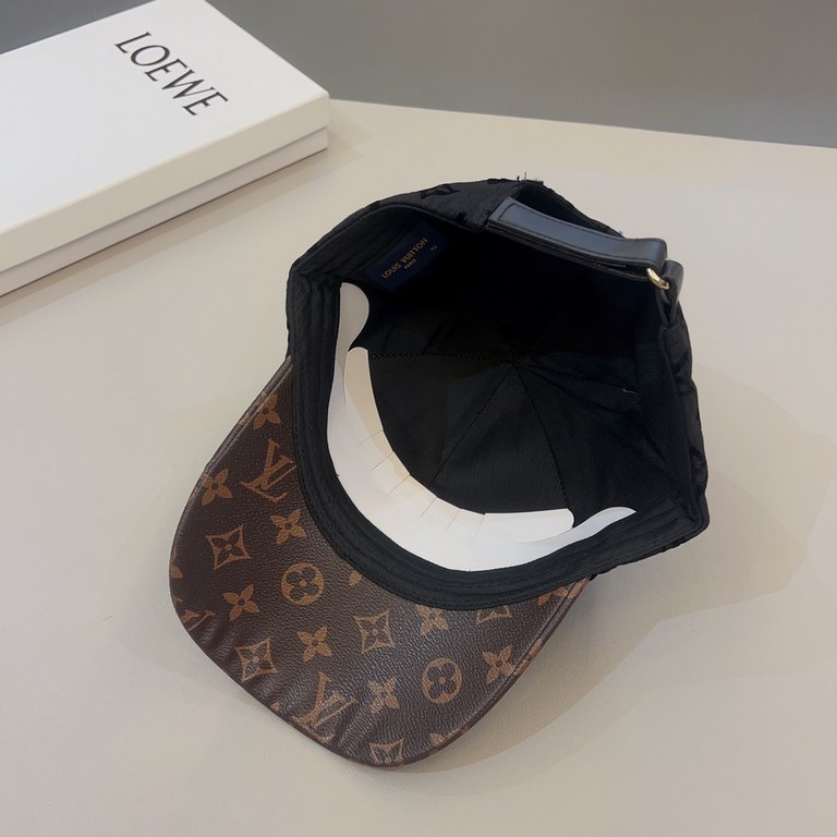 Louis Vuitton Baseball Caps LouisVuitton   New LV baseball caps, heavy construction   perfectly spliced leather, high-end atmosphere, versatile models   men and women!