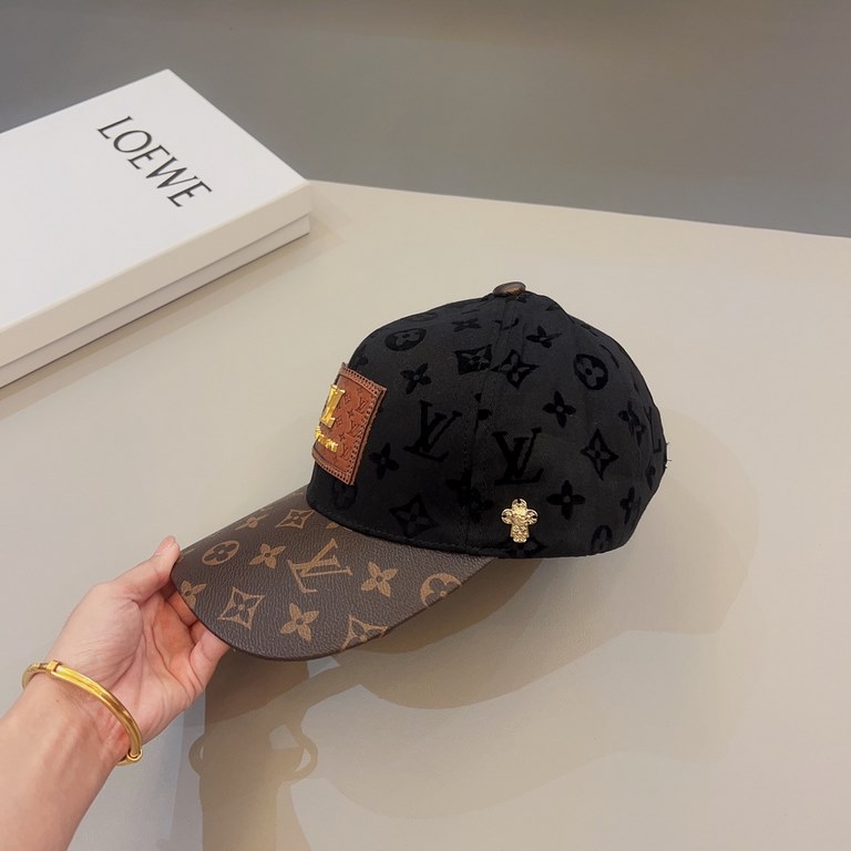 Louis Vuitton Baseball Caps LouisVuitton   New LV baseball caps, heavy construction   perfectly spliced leather, high-end atmosphere, versatile models   men and women!