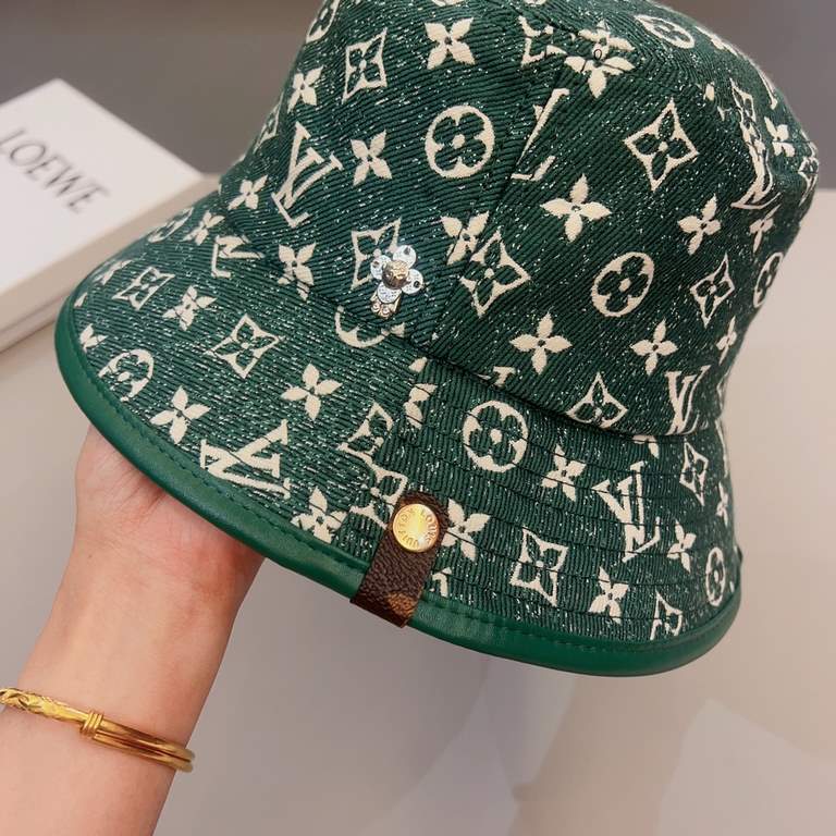 lv louis vuitton   newest snowflake pattern solo spliced fisherman's hat arrives   new fisherman's hat , novelty and fashion, sunshade and sunscreen.