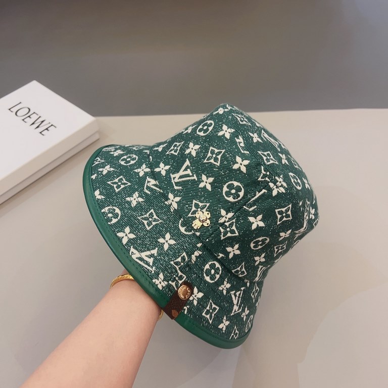 lv louis vuitton   newest snowflake pattern solo spliced fisherman's hat arrives   new fisherman's hat , novelty and fashion, sunshade and sunscreen.