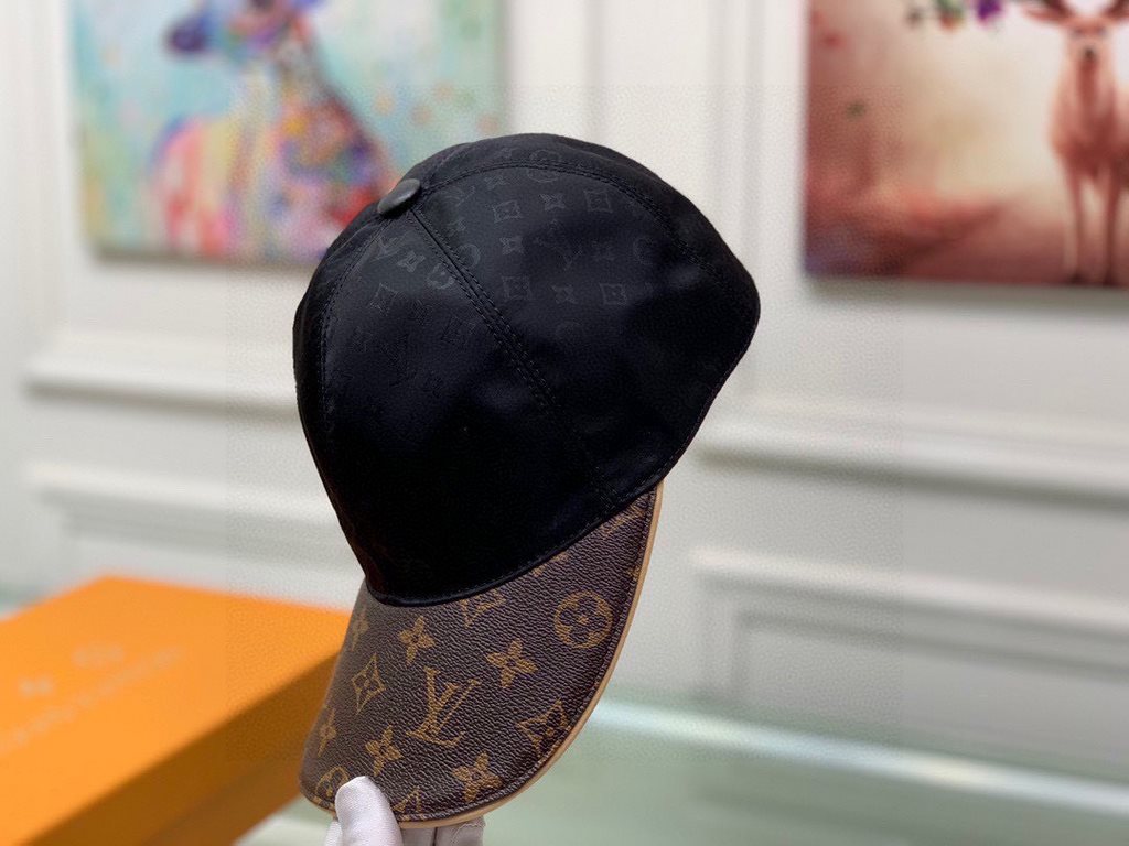 With box cloth bag, LV (Louis Vuitton) new original single baseball cap, old flower splicing, 11 open mold customized, the original printing satin fabric   counter old flower leather, workmanship is meticulous and perfec