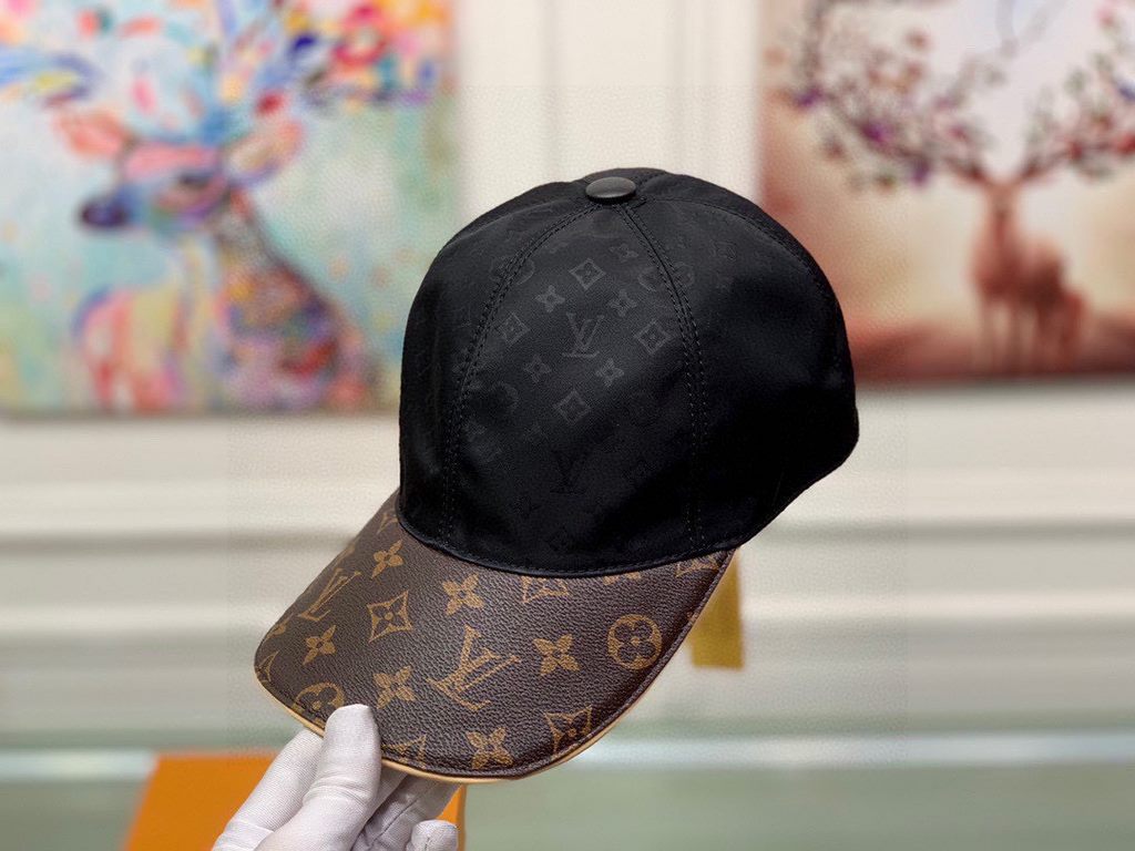 With box cloth bag, LV (Louis Vuitton) new original single baseball cap, old flower splicing, 11 open mold customized, the original printing satin fabric   counter old flower leather, workmanship is meticulous and perfec