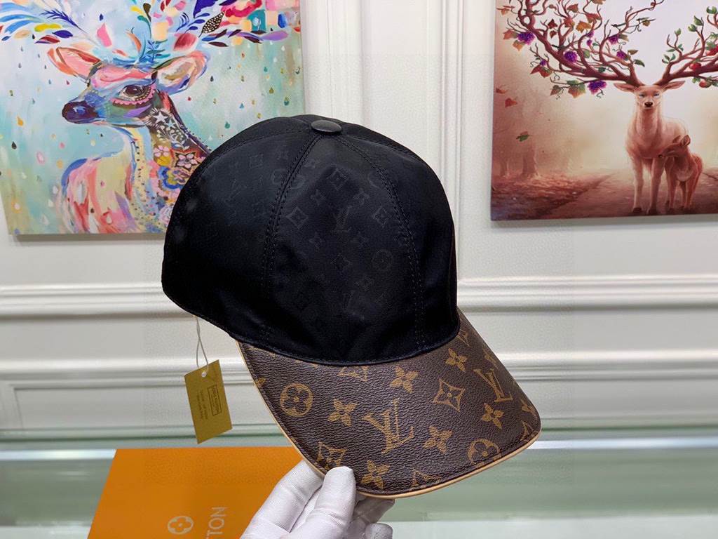 With box cloth bag, LV (Louis Vuitton) new original single baseball cap, old flower splicing, 11 open mold customized, the original printing satin fabric   counter old flower leather, workmanship is meticulous and perfec