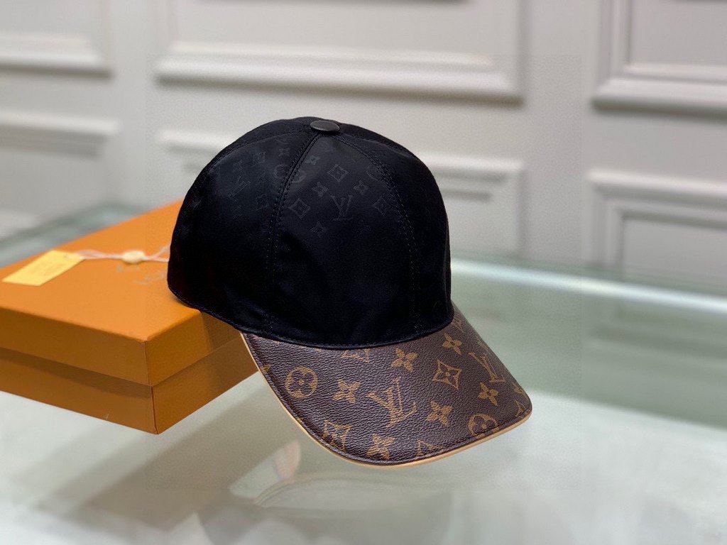 With box cloth bag, LV (Louis Vuitton) new original single baseball cap, old flower splicing, 11 open mold customized, the original printing satin fabric   counter old flower leather, workmanship is meticulous and perfec