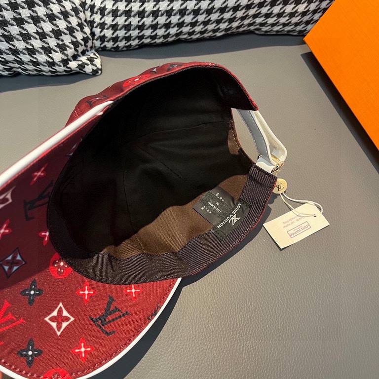 LV (Louis Vuitton) new original single baseball capWith box bag, LV (Louis Vuitton) new original single baseball cap, counter 11 open mold customized, original canvas material   head layer cowhide, lightweight and breath