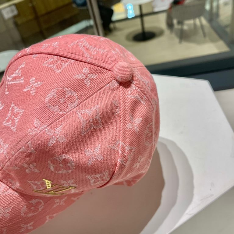 LV Louis Vuitton Classic Baseball Cap   fire goods, versatile items   casually with a good look Quality is awesome   fashion versatile de