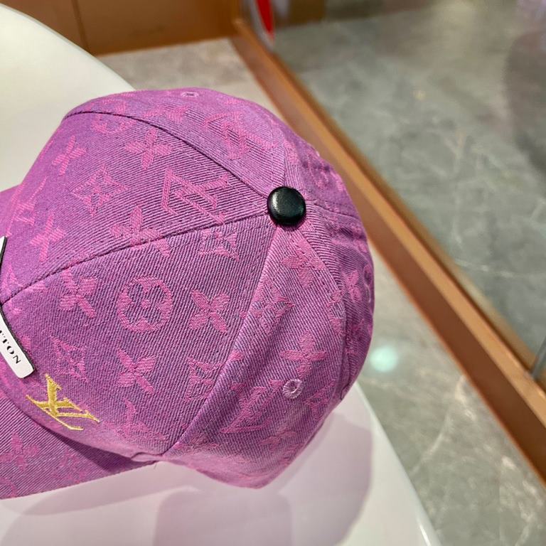 LV2023 new denim baseball cap, fisherman's cap   waited for centuries   finally waited for this baseball cap. Denim fabric, very resistant to dirt. Embroidered logo jacquard pattern, very nice   adjustable at the back.