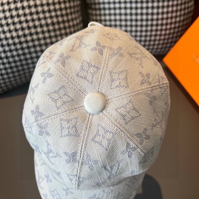 With box cloth bag, LV Louis Vuitton new original single baseball cap, LV white denim jacquard, counter 11 open mold customized, original jacquard denim fabric   head layer cowhide, light and breathable! Awesome quality,