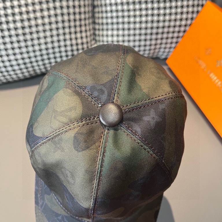 LV (Louis Vuitton) new original single baseball cap.With box cloth bag, LV (Louis Vuitton) new original single baseball cap, camouflage LV, counter 11 open mold customized, original canvas material   head layer cowhide, 