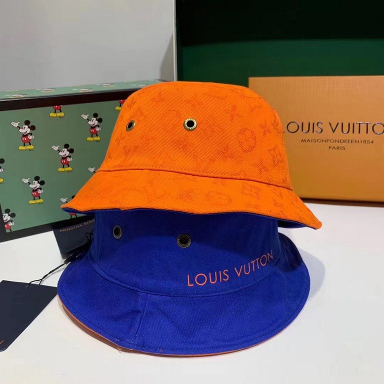 RunsFisherman's hats have always been super popular items, and LV's Reversible Cowboy Fisherman's Hat is even more so!Worn on both sides, each is equal to getting two different hats in different materials and colors, whi