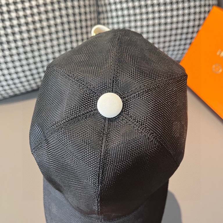 With packaging cloth bag, LV Louis Vuitton new original single baseball cap, classic checkerboard grid, 11 open mold customized, the original counter fabric   head layer cowhide, small square fashion handsome quality is 