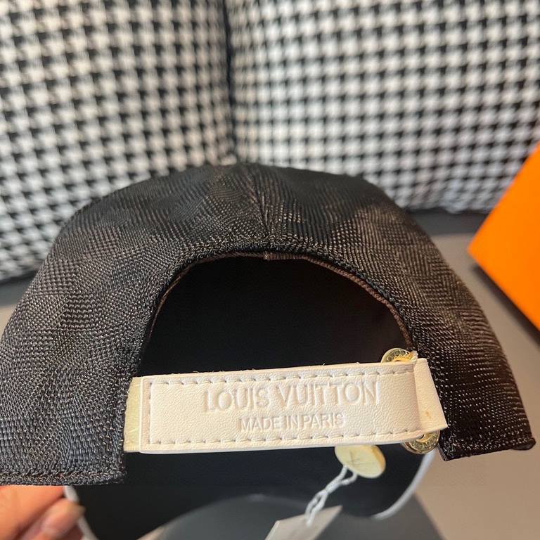 With packaging cloth bag, LV Louis Vuitton new original single baseball cap, classic checkerboard grid, 11 open mold customized, the original counter fabric   head layer cowhide, small square fashion handsome quality is 