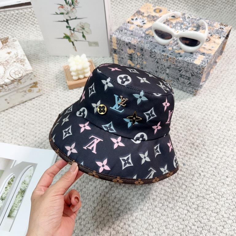 LV Louis Vuitton original single embroidered fisherman's hat counter hot models cotton lining, light and breathable. Perfect version of the grid accurate, original quality, exclusive physical shooting, men and women appl