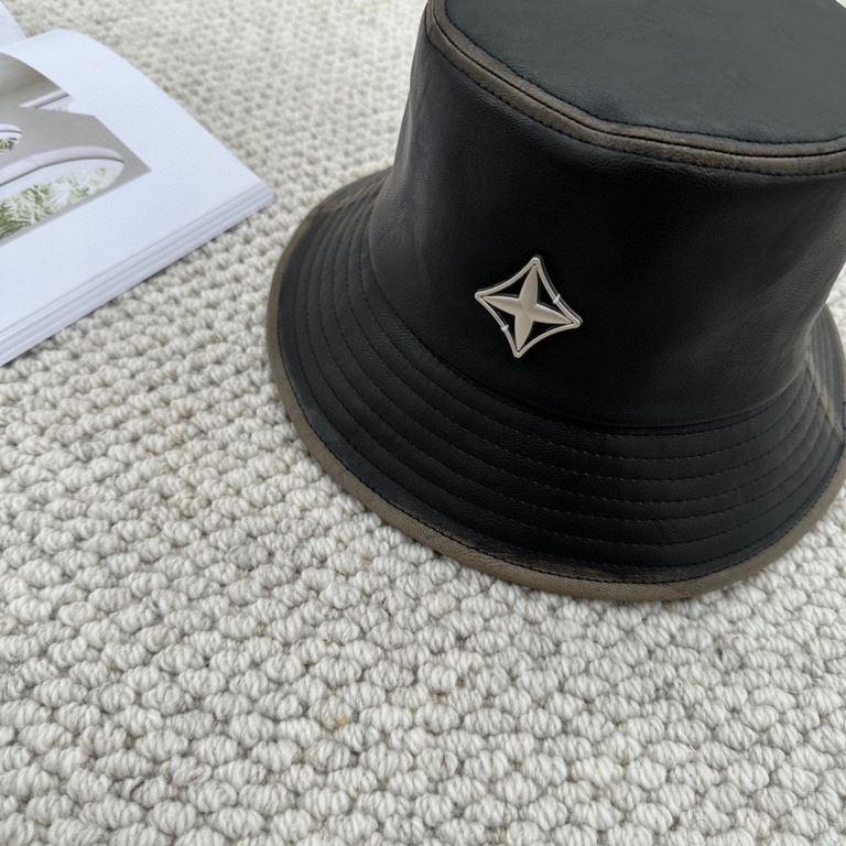 LV early fall new fisherman's hat, original open mold customization, perfect smooth stereotypes! High quality leather. Good to see blowing up the street single product!