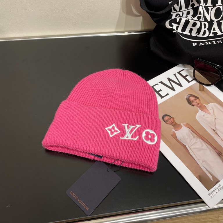 LV Louis Vuitton official website classic knit cap! Little red book hot selling explosive models! Wear a god! Men and women with the same models, thickened warmer, fashionable and popular   texture first-class, the best 