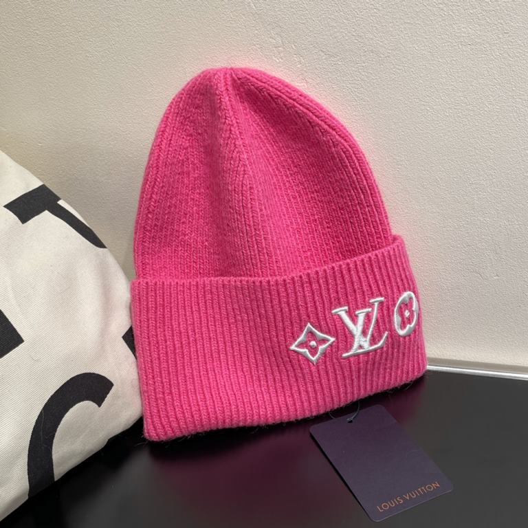 LV Louis Vuitton official website classic knit cap! Little red book hot selling explosive models! Wear a god! Men and women with the same models, thickened warmer, fashionable and popular   texture first-class, the best 