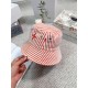 lv Louis Vuitton very hot a reversible fisherman's hatSimple atmosphere high fashion good ~ style has personalityLOGO fabric top hat breathable and comfortableFour seasons models lightweight and breathable! The quality i