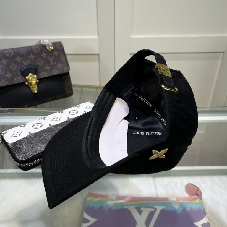 LouiVuittonLV  Counter new Louis Vuitton home embroidered baseball cap, simple and generous Men and women universal sun hat.