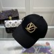 LouiVuittonLV  Counter new Louis Vuitton home embroidered baseball cap, simple and generous Men and women universal sun hat.