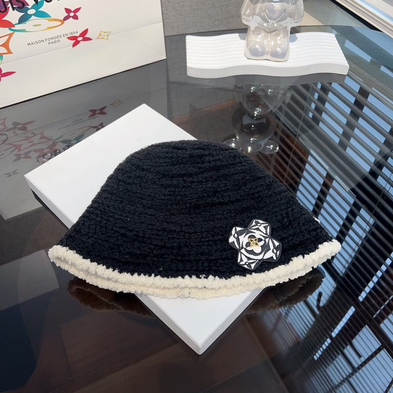 Special  LV Louis Vuitton   Furry 23 burst fisherman hat children's fall and winter show face small, fisherman bucket hat winter models warm basin hat