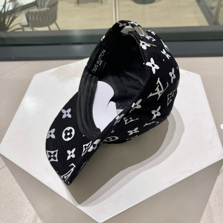 Louis Vuitton baseball cap LouisVuitton   new LV baseball cap, heavy construction   fall and winter series of high-end atmosphere, versatile models   men and women!