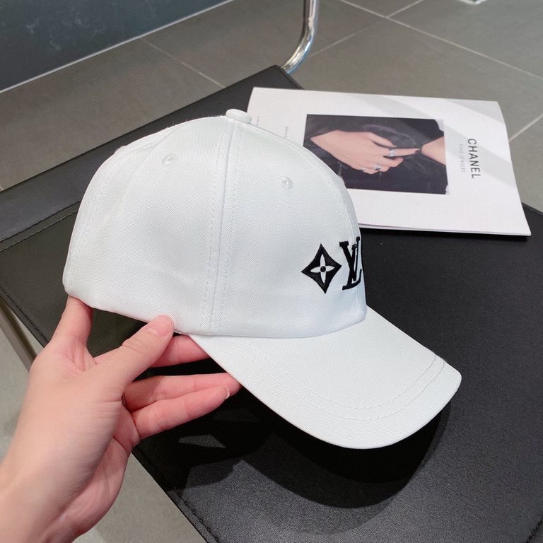 ￥LV Louis Vuitton New Duck Tongue Cap, Men's and Women's Baseball Cap, Head Circumference 57cm