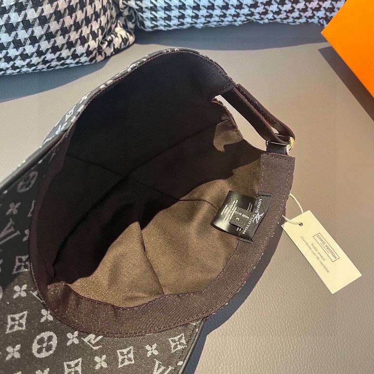 The new LV Louis Vuitton original single baseball capWith box cloth bag, LV Louis Vuitton new original single baseball cap, colorful jacquard, counter 11 open mold ordering, original canvas material   head layer cowhide,