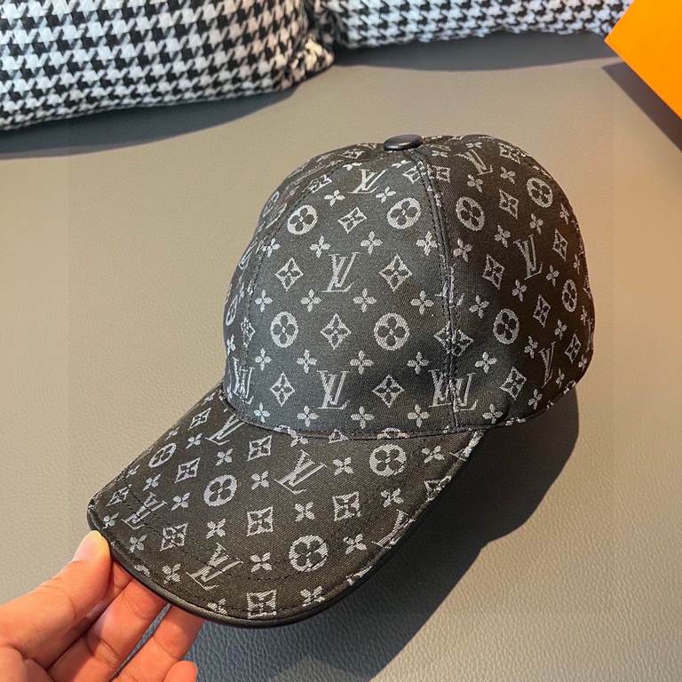 The new LV Louis Vuitton original single baseball capWith box cloth bag, LV Louis Vuitton new original single baseball cap, colorful jacquard, counter 11 open mold ordering, original canvas material   head layer cowhide,